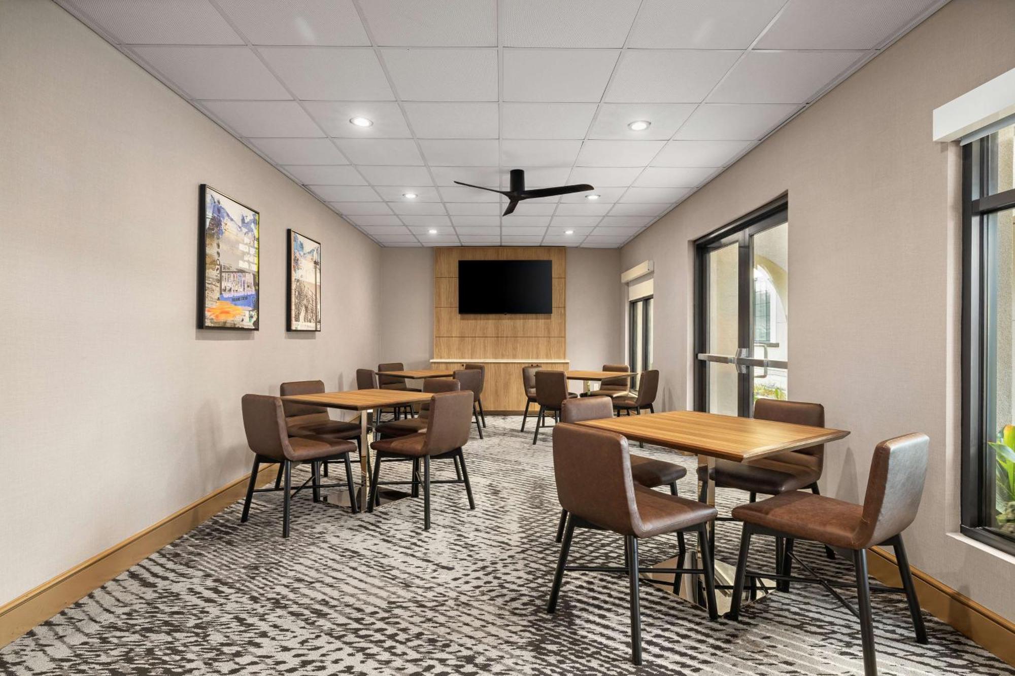 Homewood Suites By Hilton San Diego Airport-Liberty Station Buitenkant foto