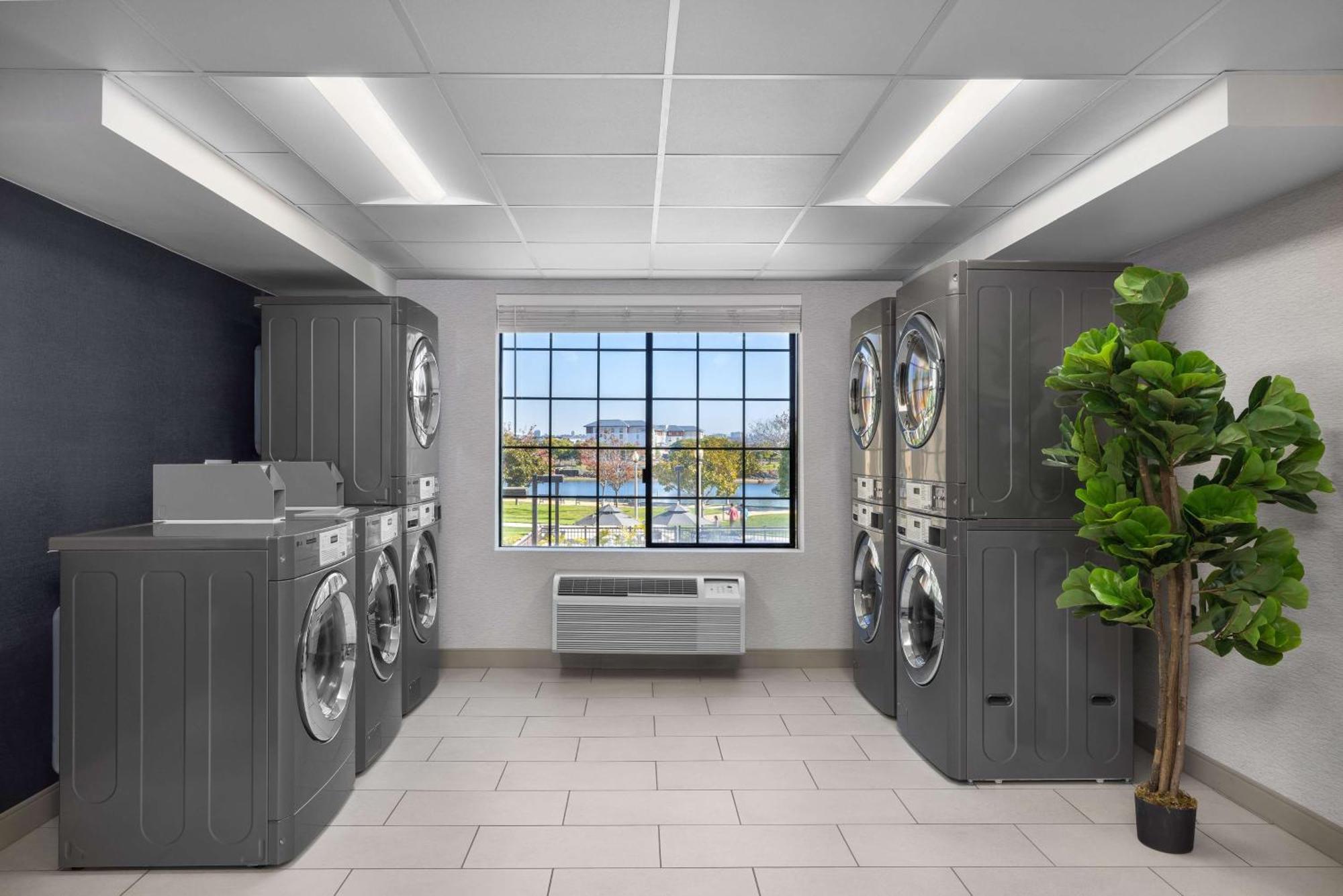 Homewood Suites By Hilton San Diego Airport-Liberty Station Buitenkant foto