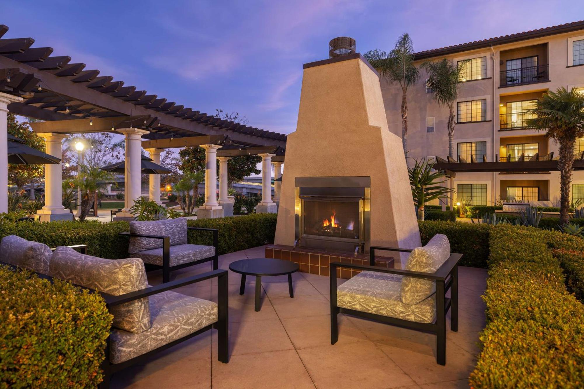 Homewood Suites By Hilton San Diego Airport-Liberty Station Buitenkant foto