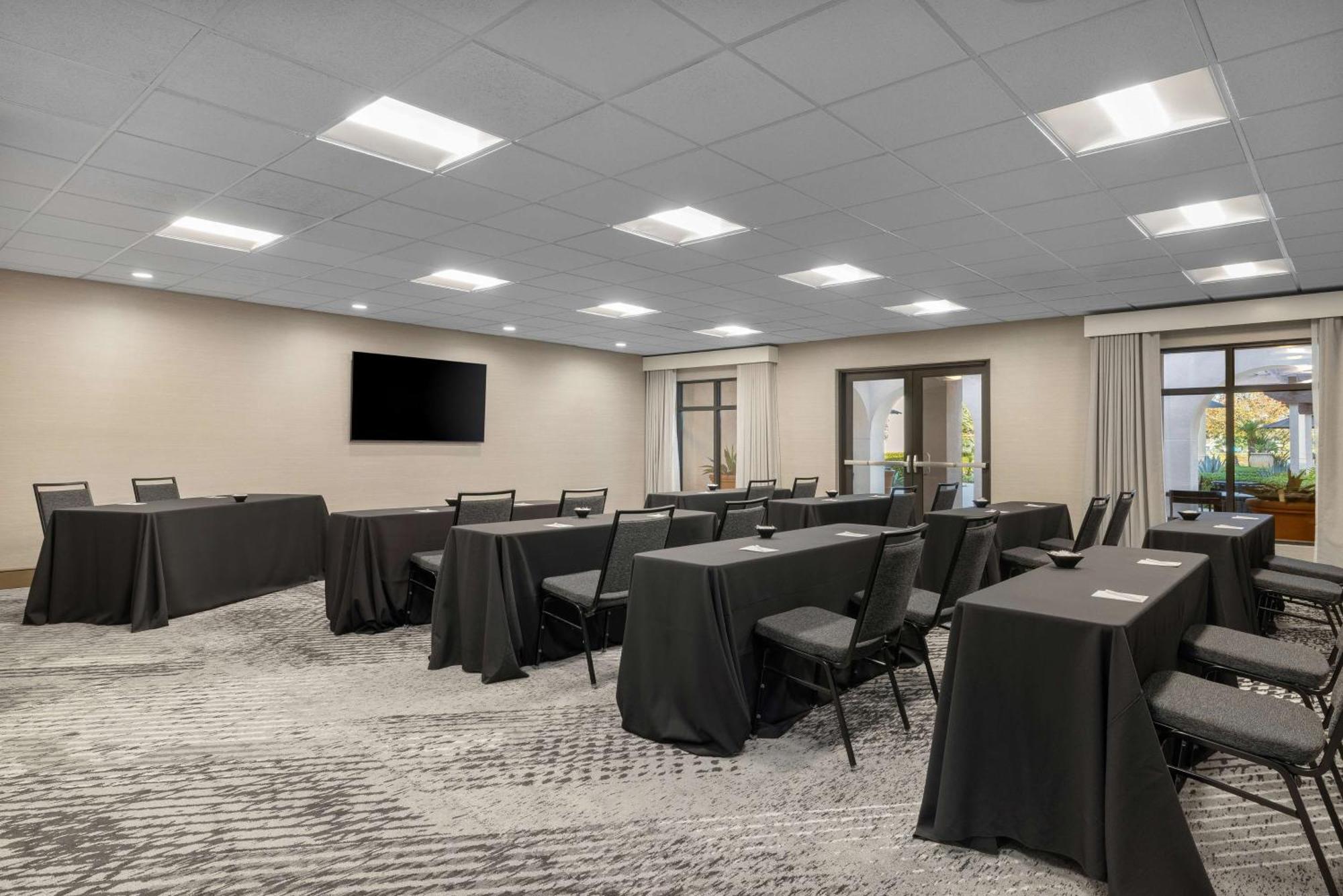 Homewood Suites By Hilton San Diego Airport-Liberty Station Buitenkant foto